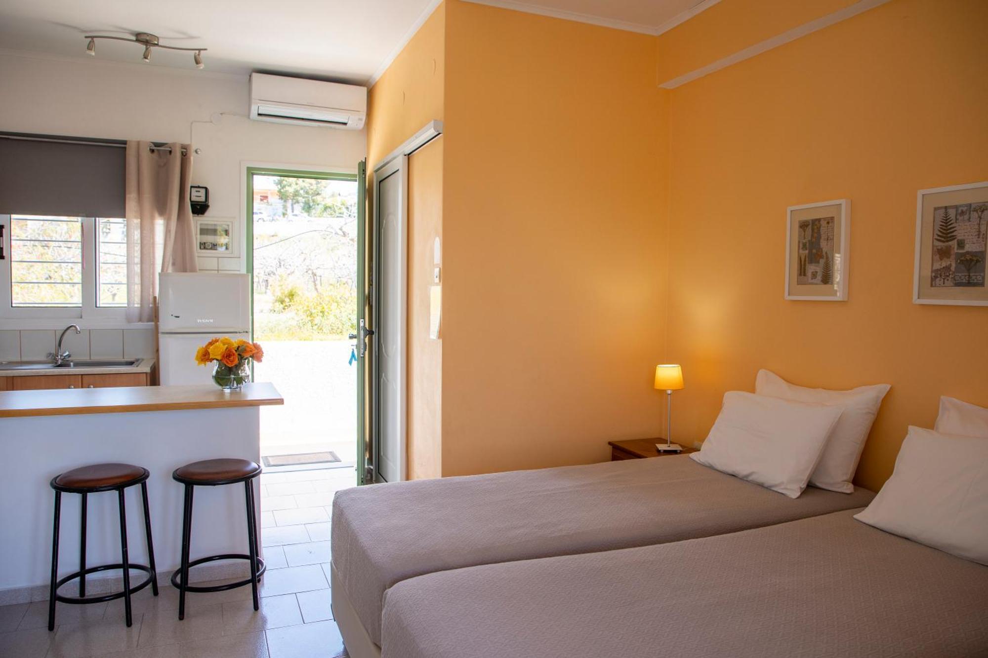 Stefanie Studios Aegina Exterior photo